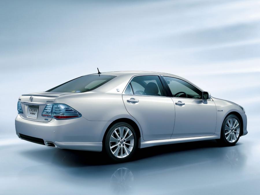  Toyota Crown Hybrid 2008 года  (фото 12 из 13)